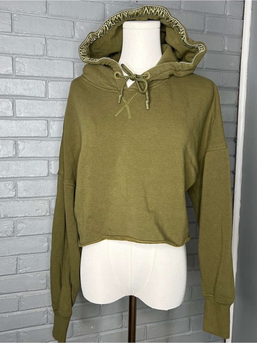 UGG Keira Olive Green Cropped Raw-Edge Pullover Hoodie Size Small